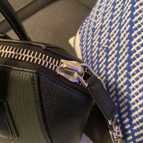 Givenchy Antigona Bag Black - Picture 3 of 6